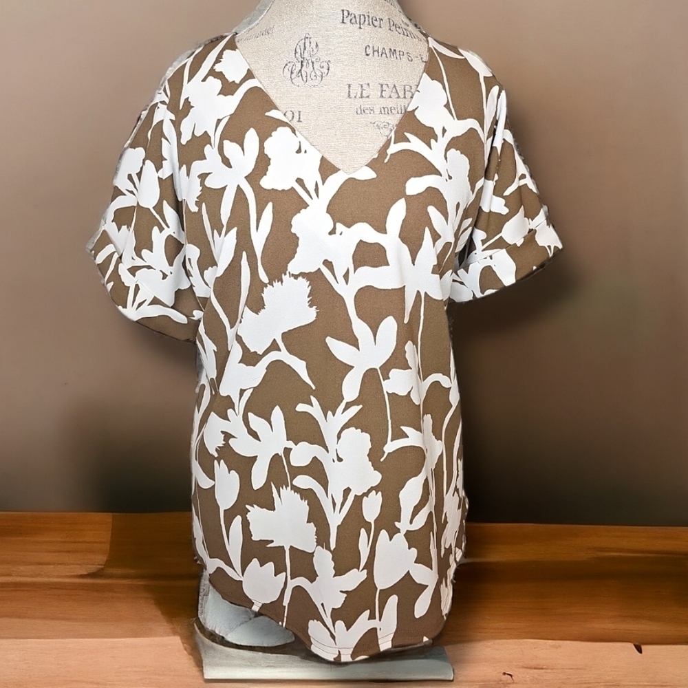 Melloday Tan And White Floral Print Short Sleeve Top - Size XL